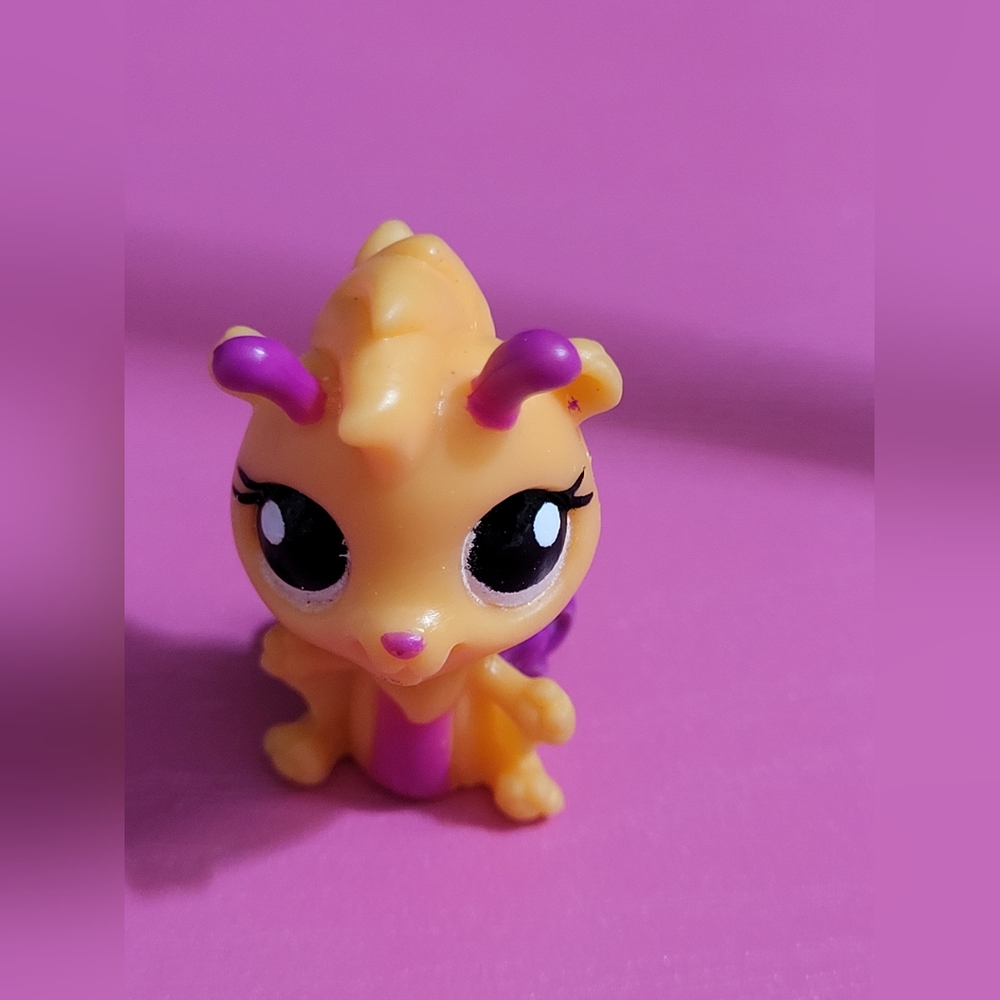 Hasbro Littlest Pet Shop Mini Squirrel Fairy #2798 (0348)